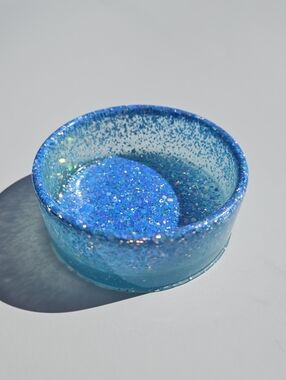 Handmade Blue Glow In The Dark Glitter Round Resin Bowl